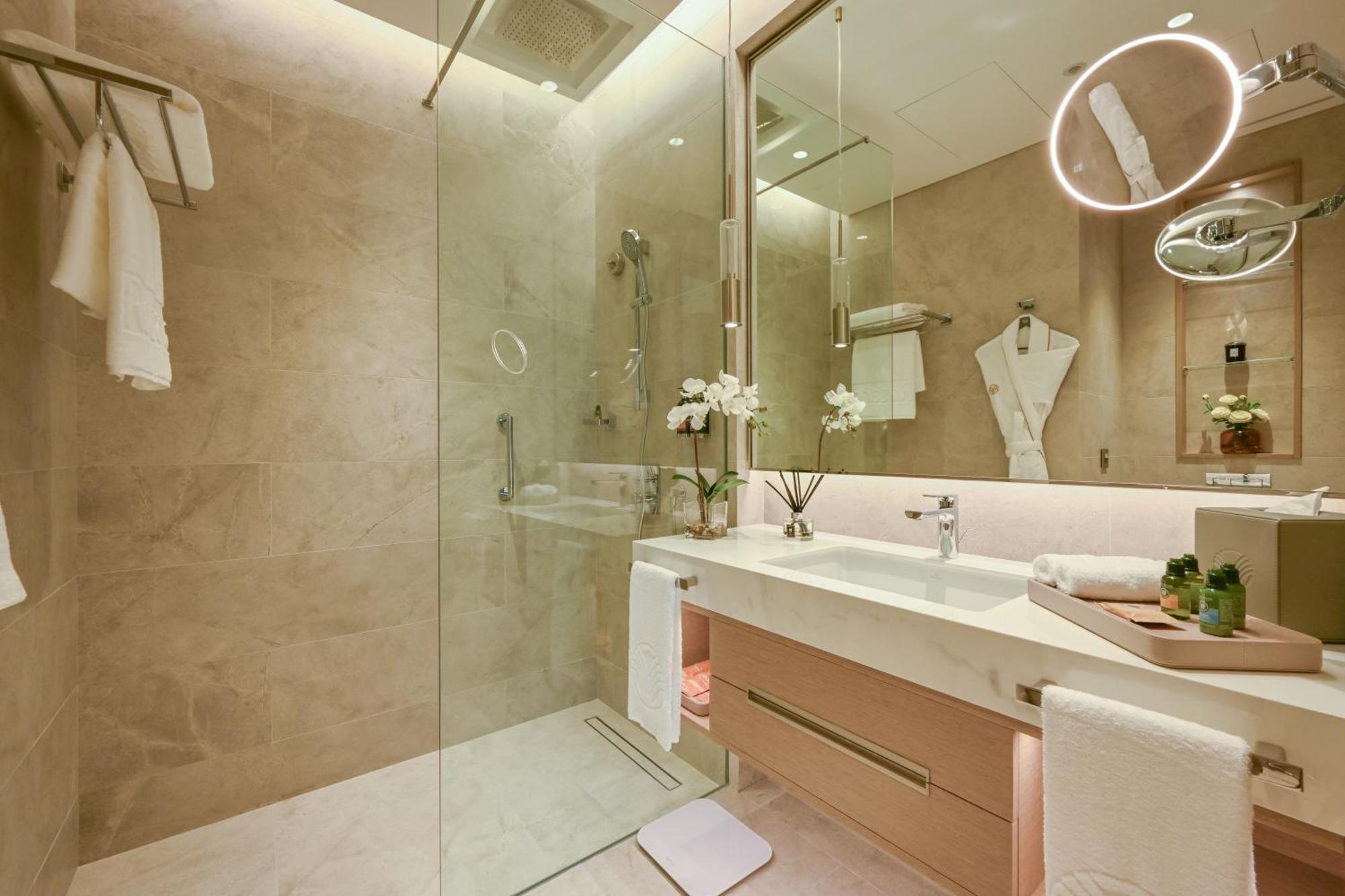 Onyx Rotana Hotel Manama Exterior photo A bathroom in a hotel